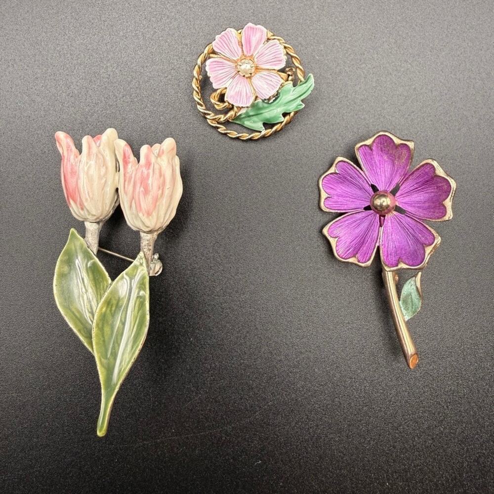 Lot of 3 Vintage Enamel Flower Brooches Pastelli KC Kenneth Cole Floral Pins